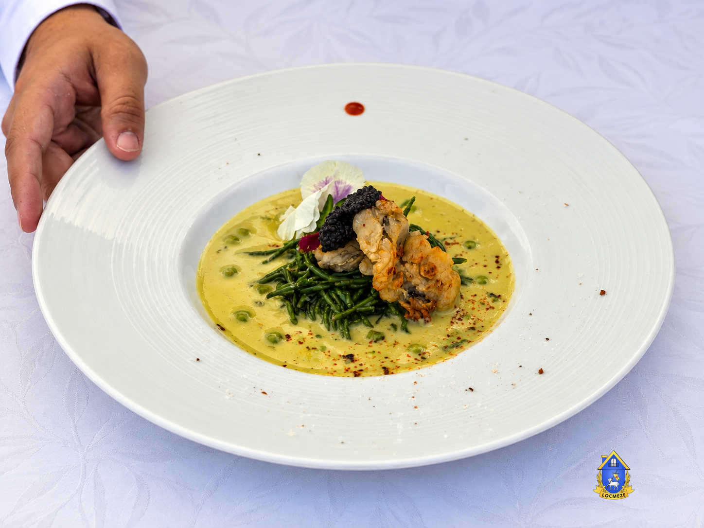 Huître cuisinée accompagnée de salicorne présentée au Mondial de l’Huître à Mèze