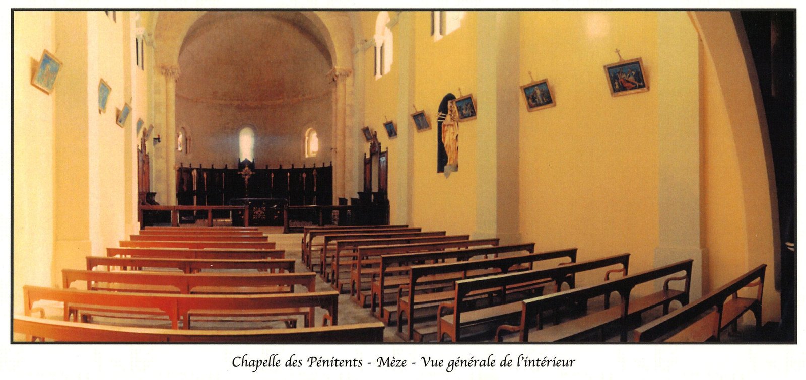 Intérieur de la chapelle des Pénitents de Mèze