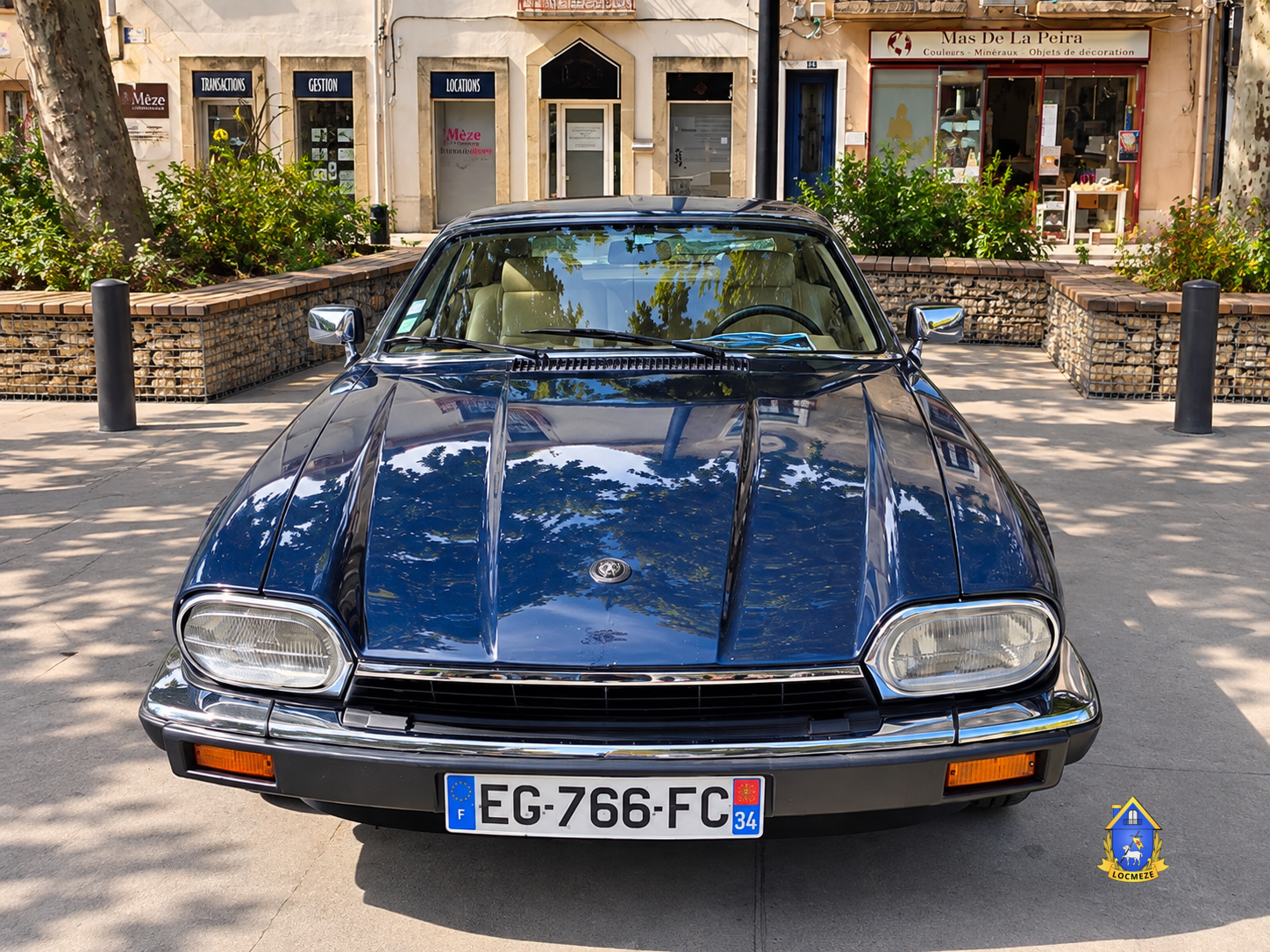 Jaguar XJS exposée lors des Journées du patrimoine à Mèze