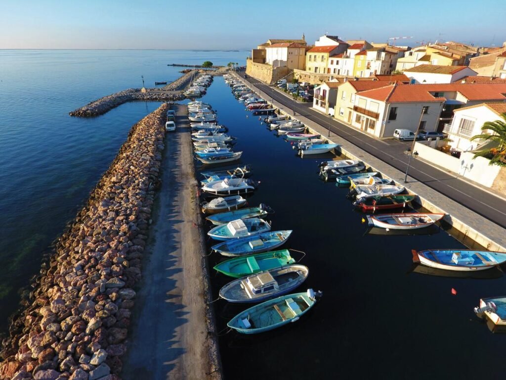 Port des Nacelles à Mèze au bord de l’étang de Thau