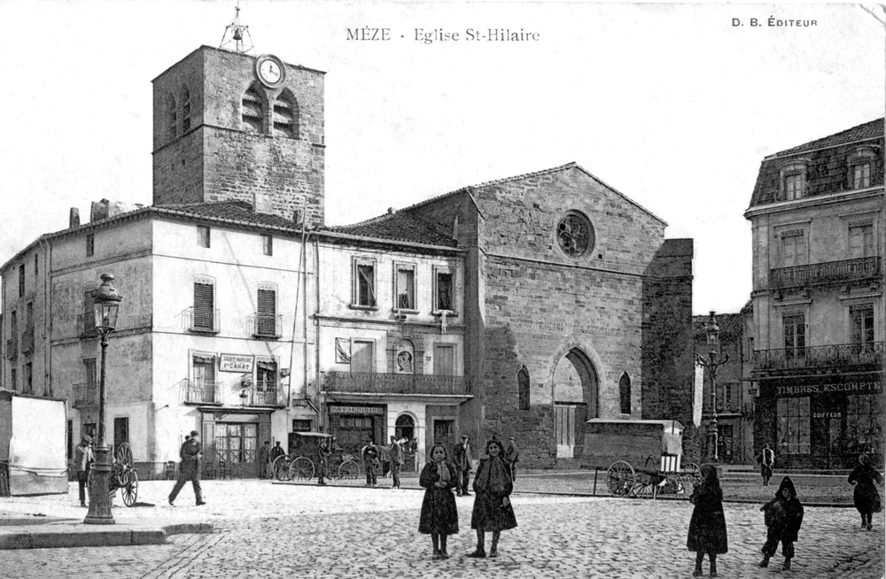 Ancienne vue de la place aux Herbes et de l’église Saint-Hilaire à Mèze